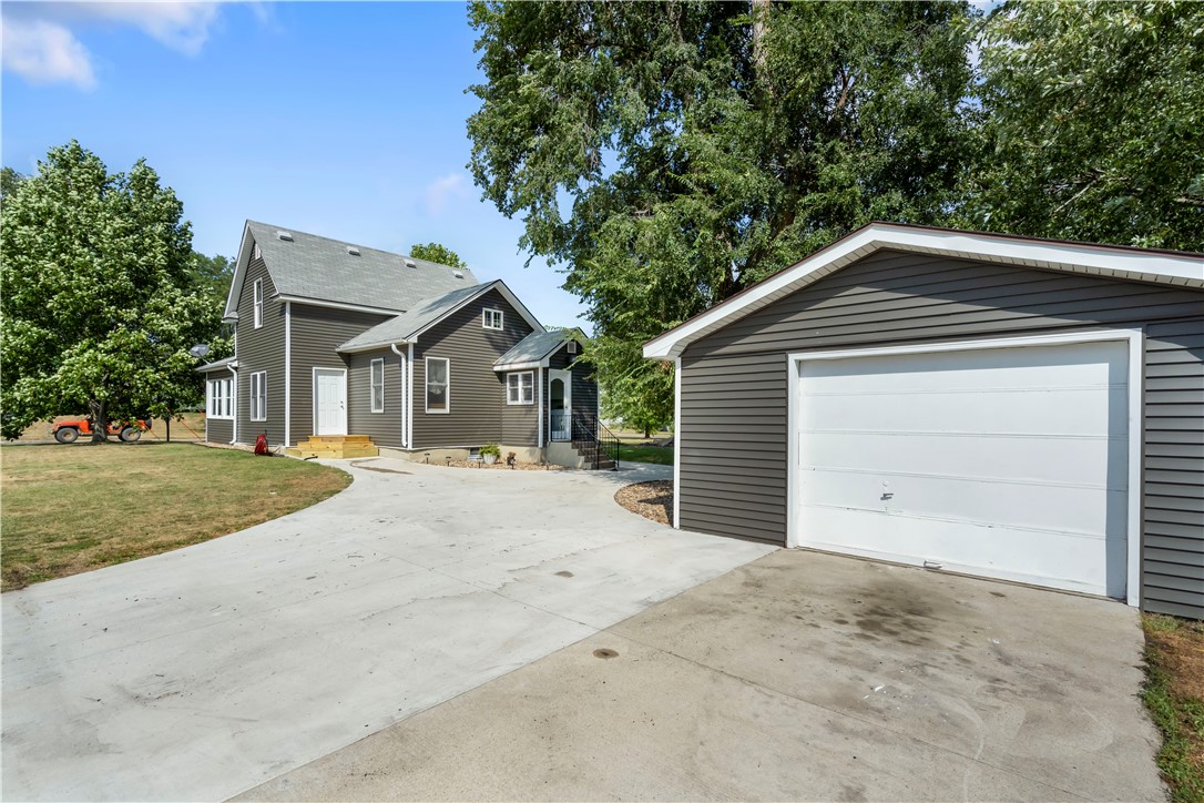 521 University Street