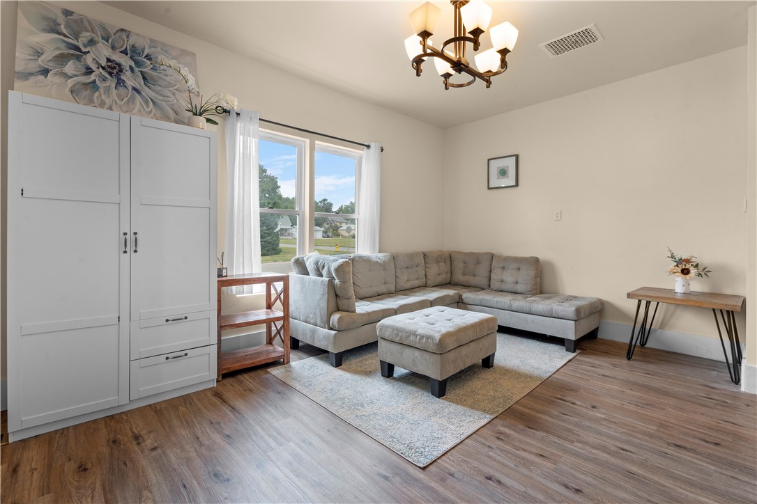 521 University Street