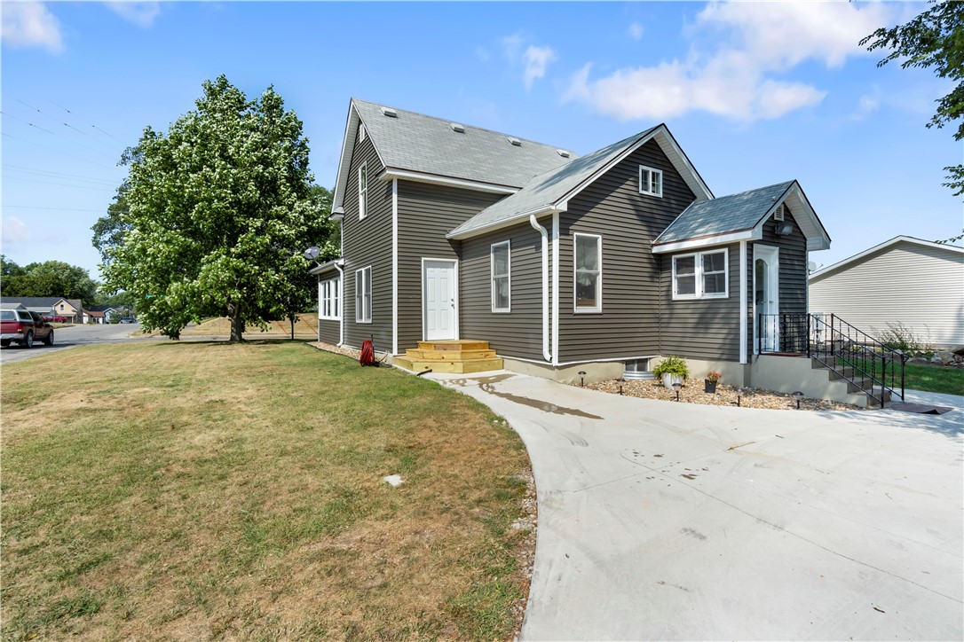 521 University Street