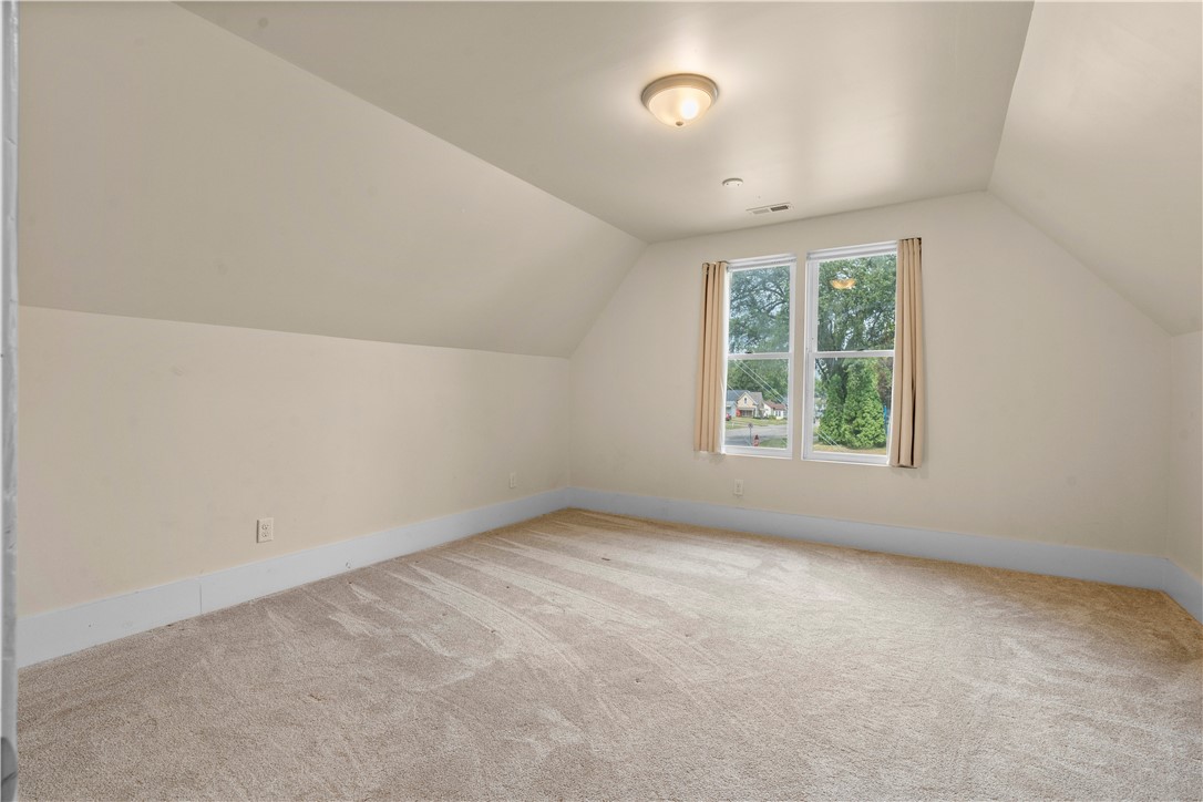 521 University Street