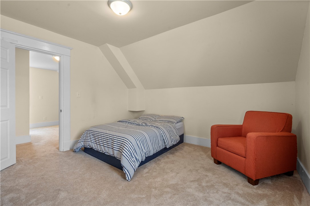 521 University Street