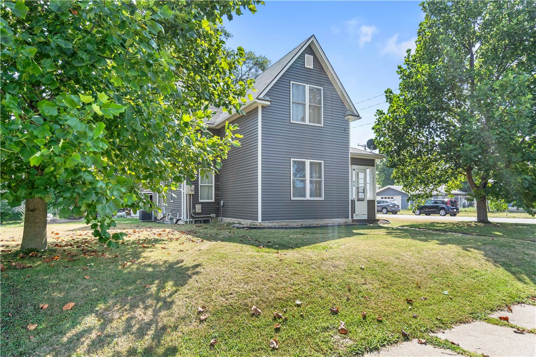 521 University Street