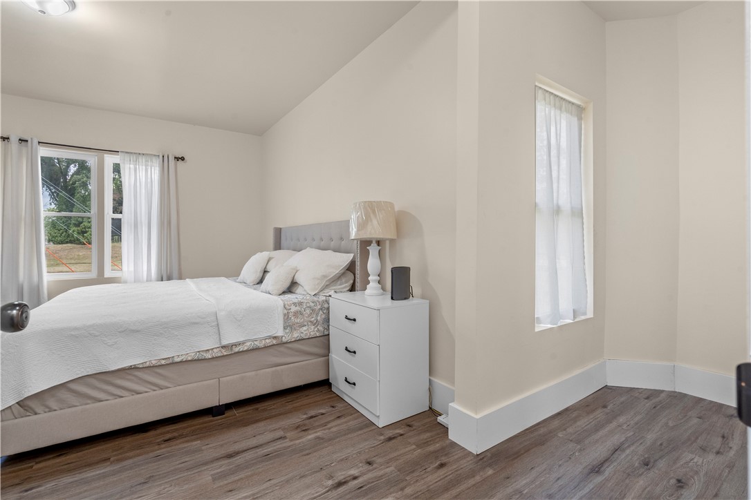 521 University Street