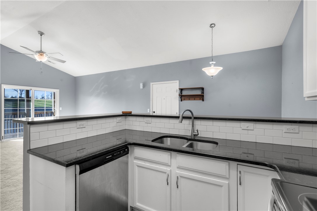 1735 34th Avenue SW 10