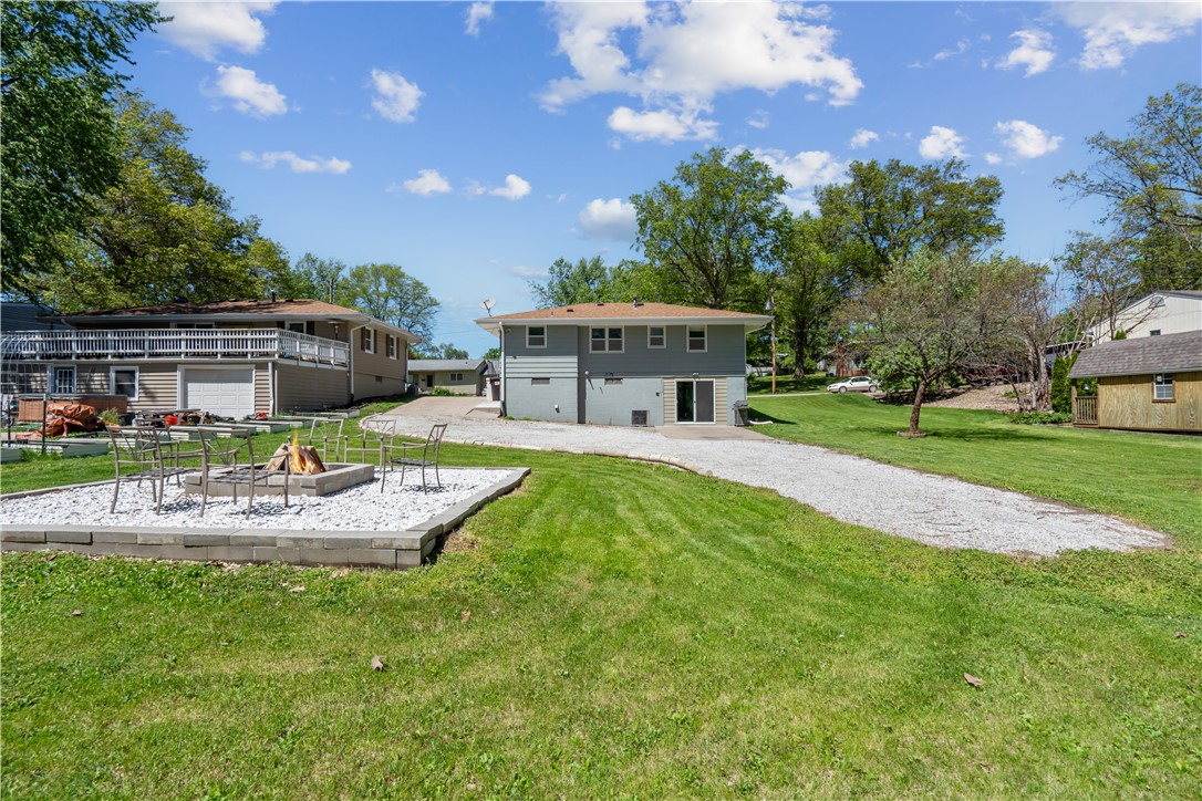 514 E Competine Street