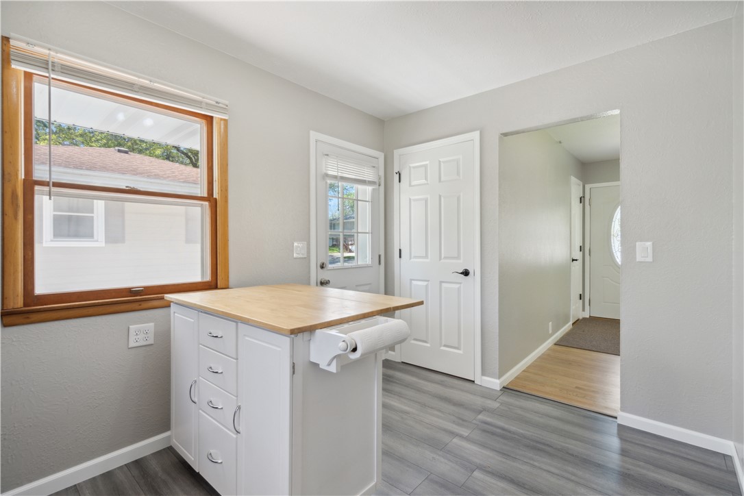 514 E Competine Street