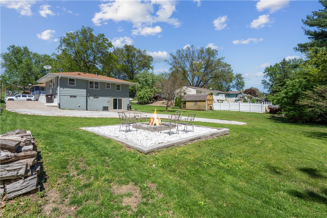 514 E Competine Street