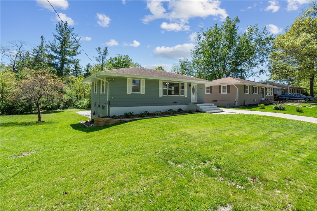 514 E Competine Street