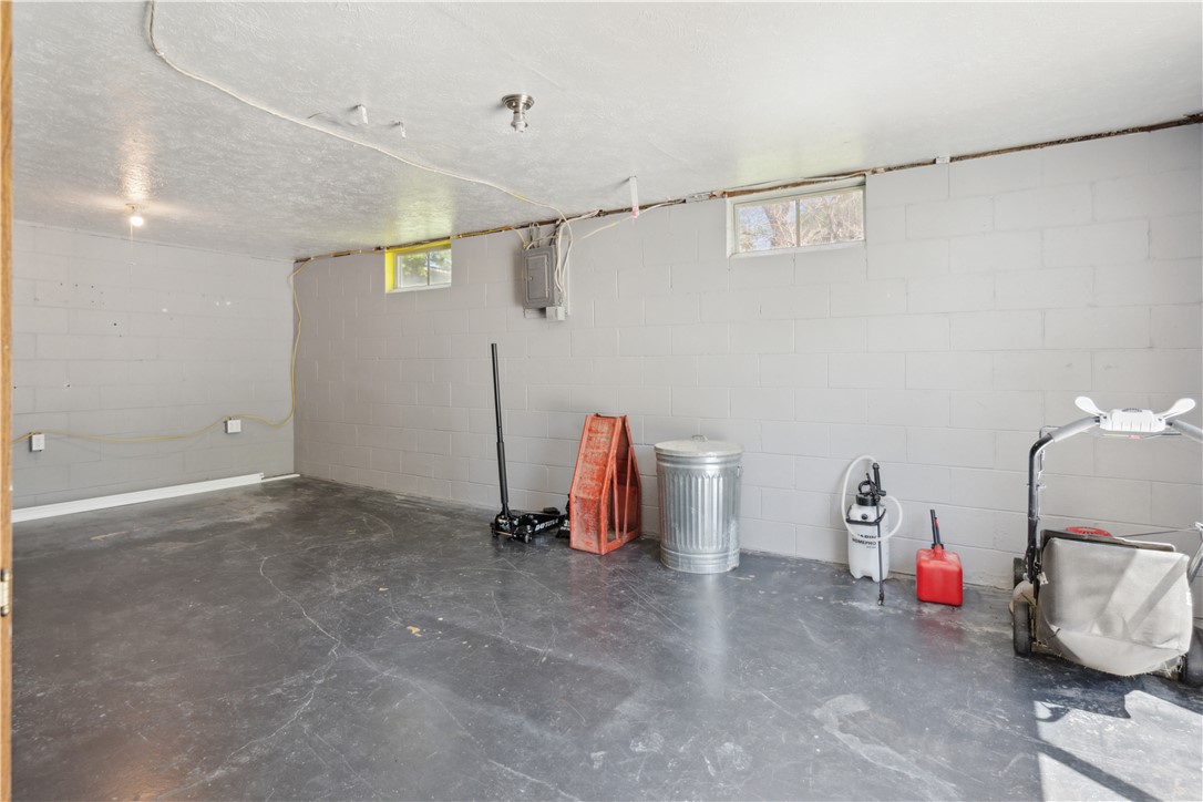 514 E Competine Street