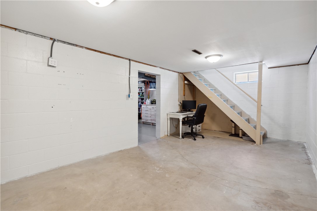 514 E Competine Street