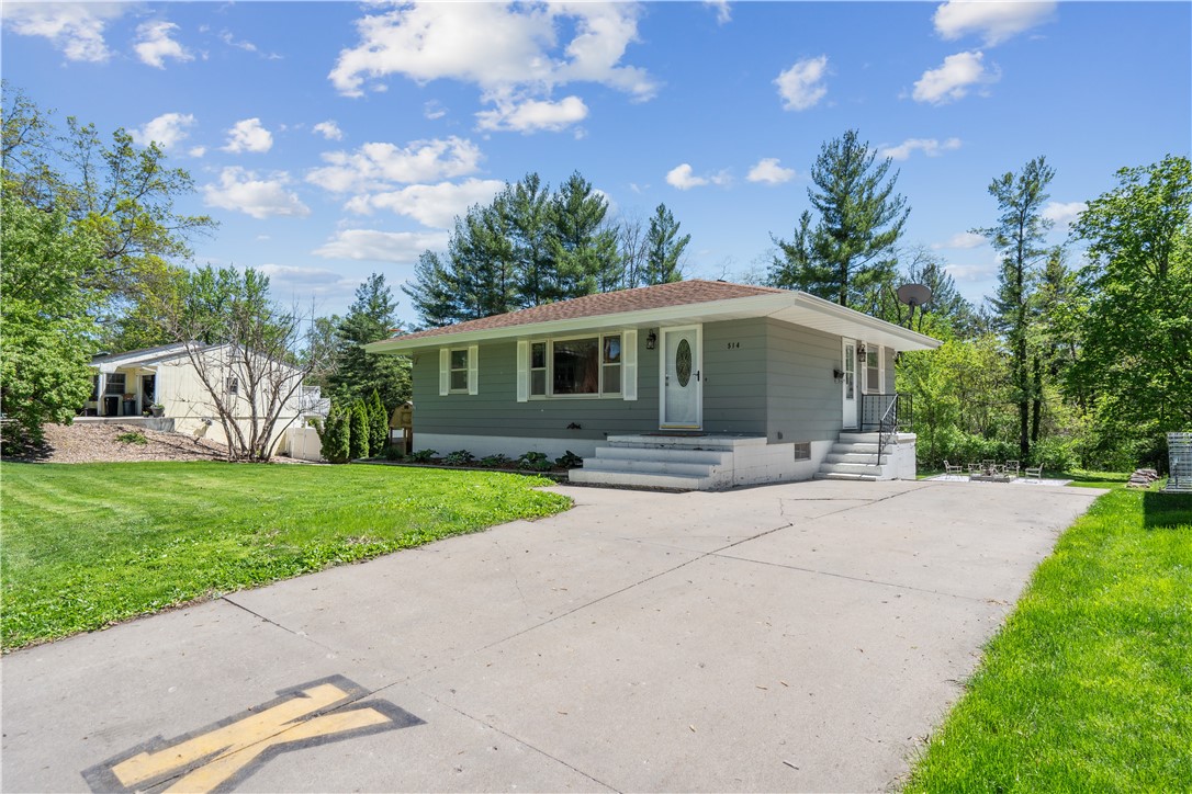 514 E Competine Street