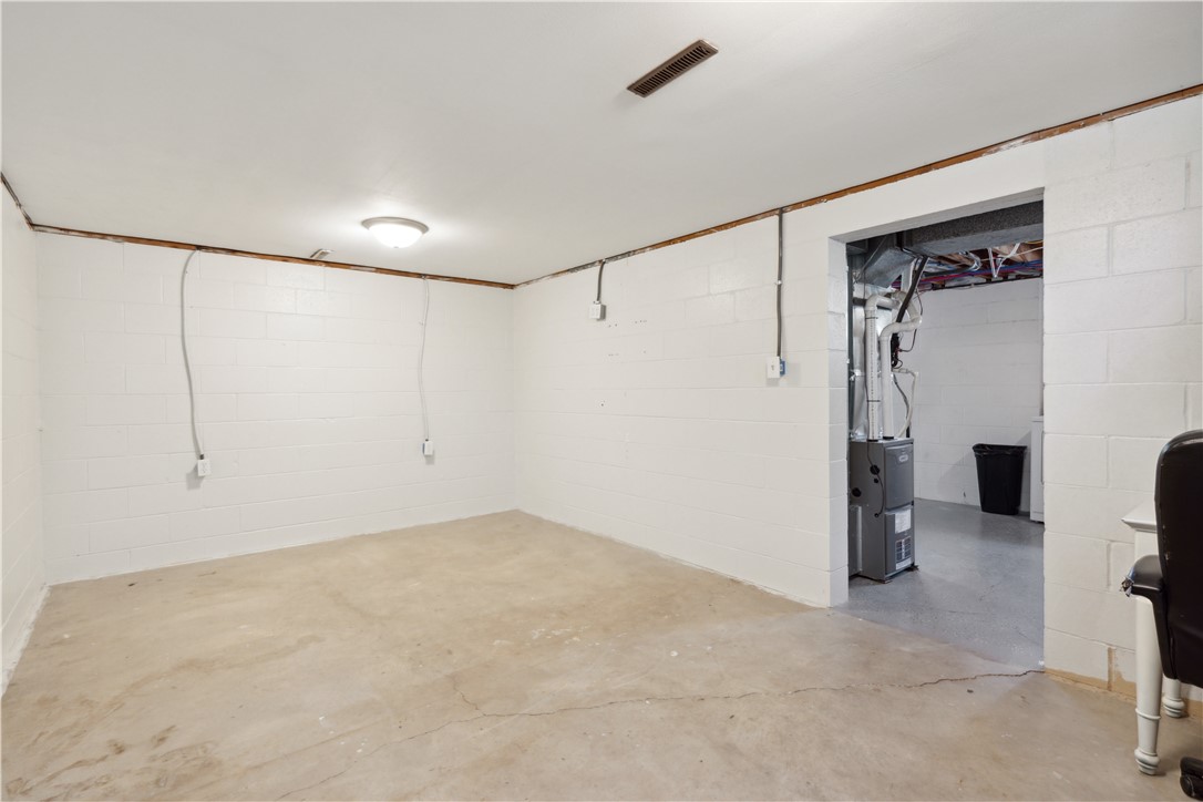 514 E Competine Street