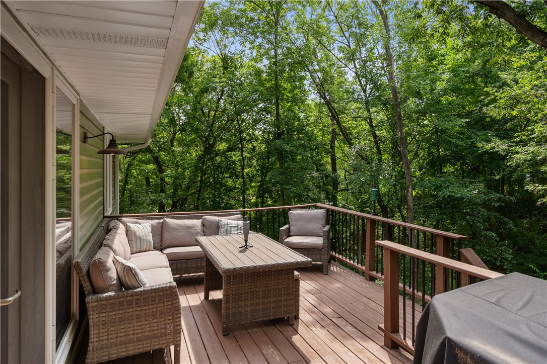 2512 W Larson Street