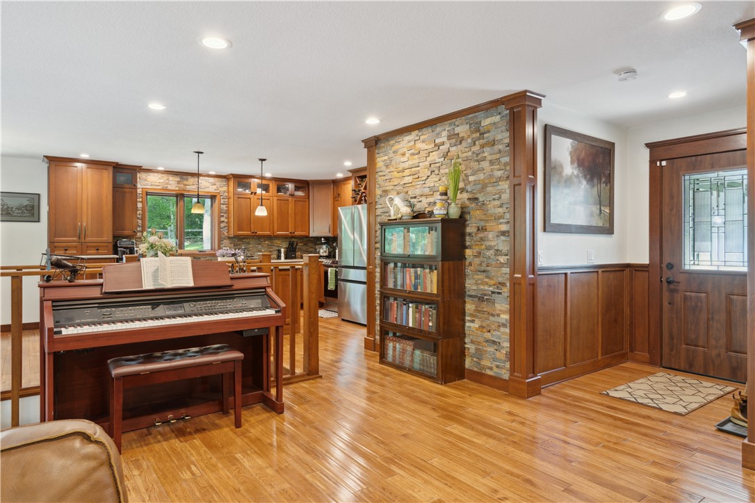 2512 W Larson Street