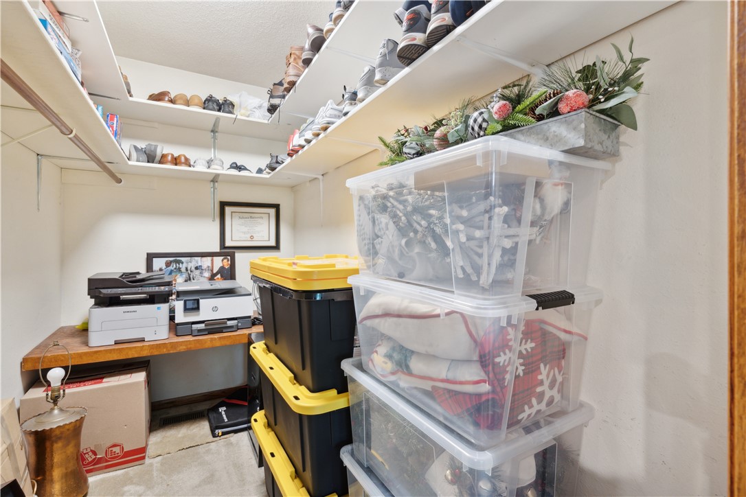 2512 W Larson Street