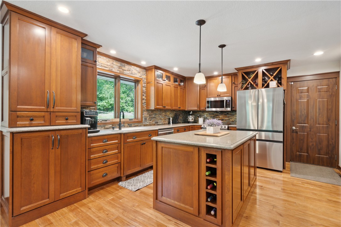 2512 W Larson Street