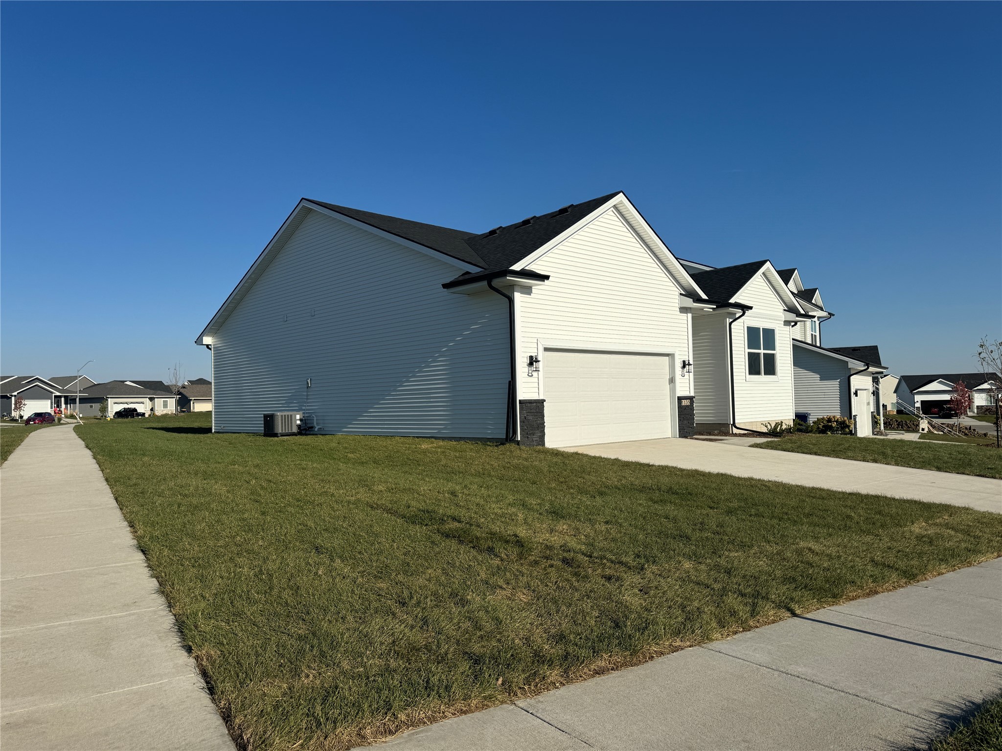 1135 Foxglove Road