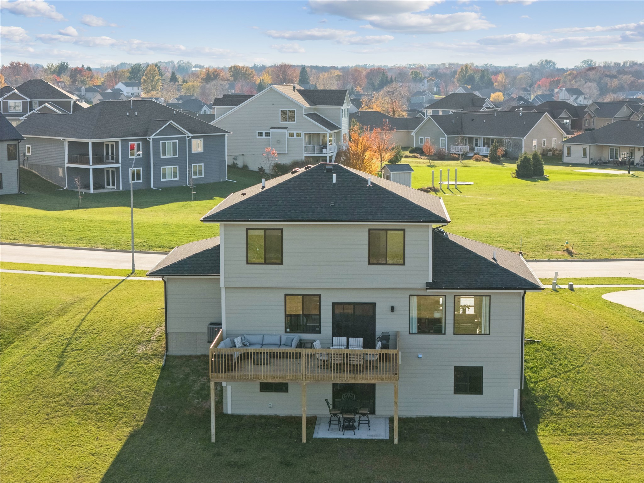 900 Lakeview Drive