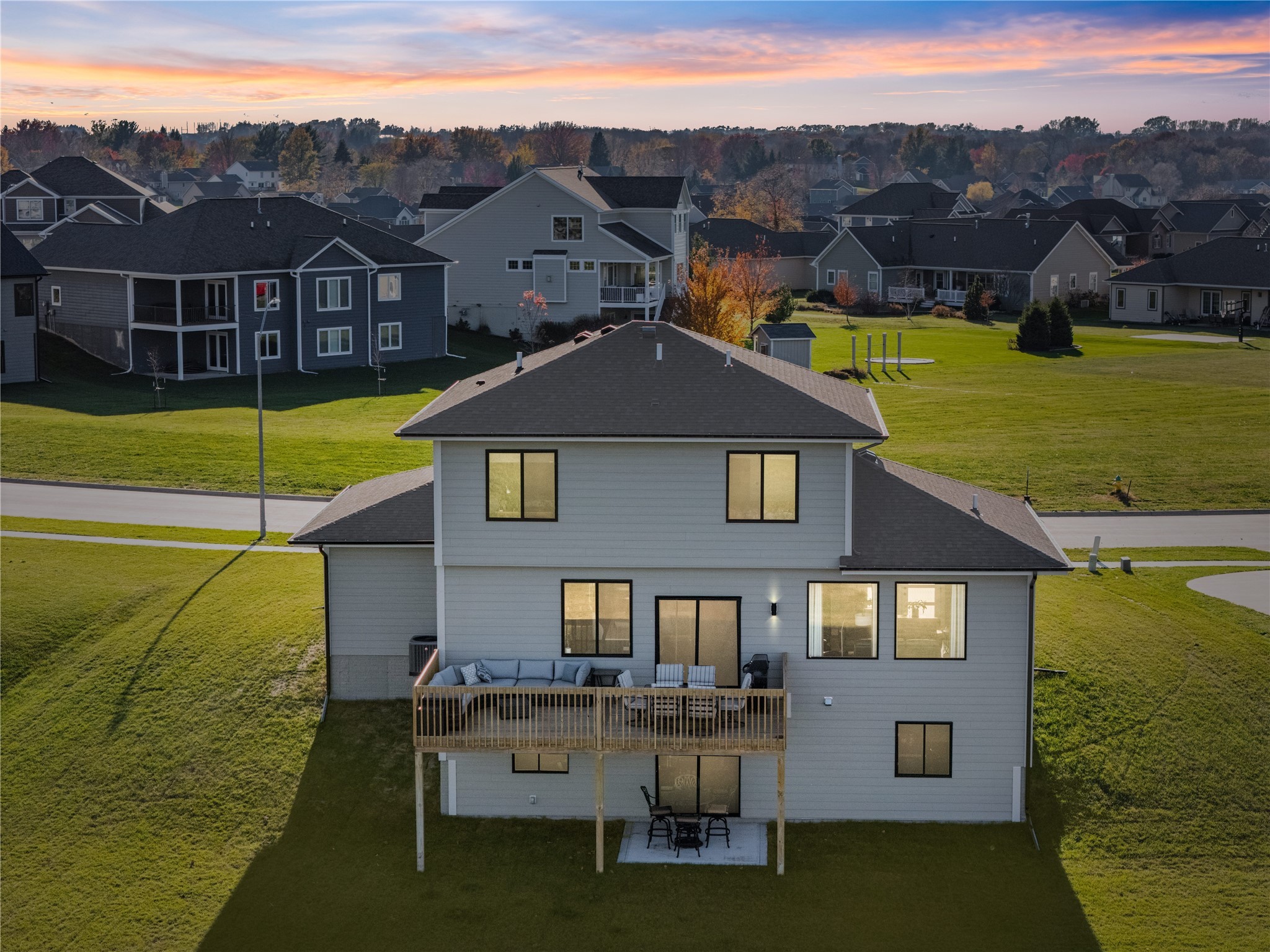 900 Lakeview Drive