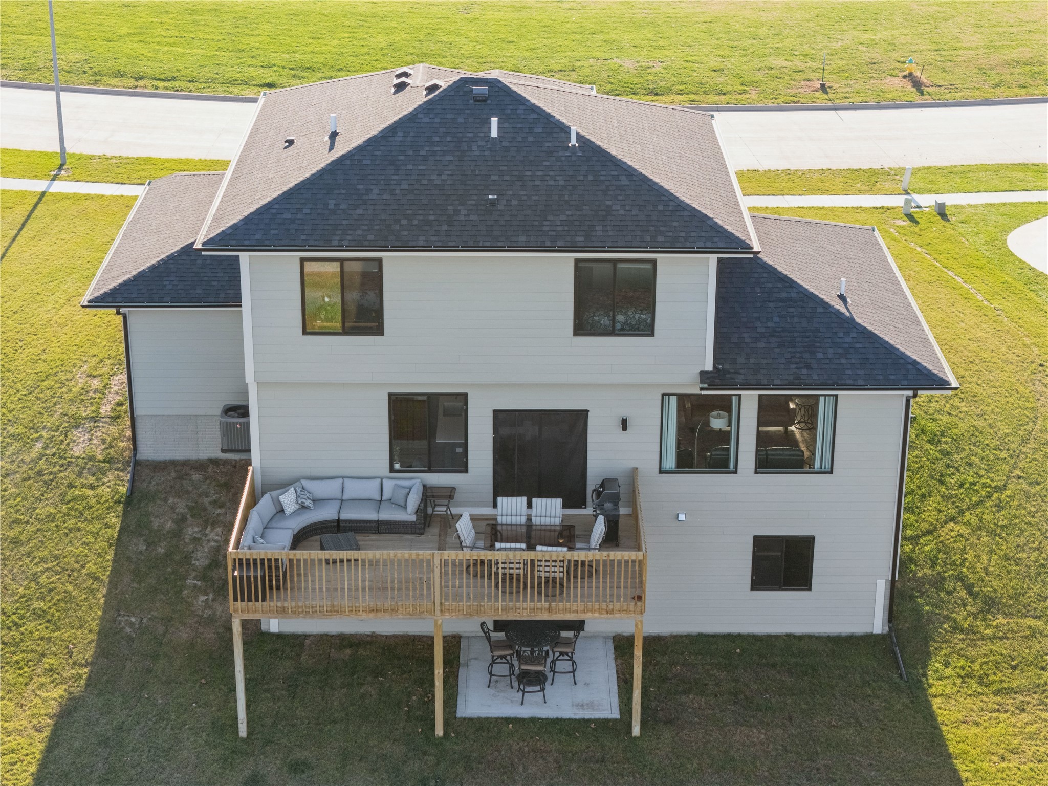 900 Lakeview Drive