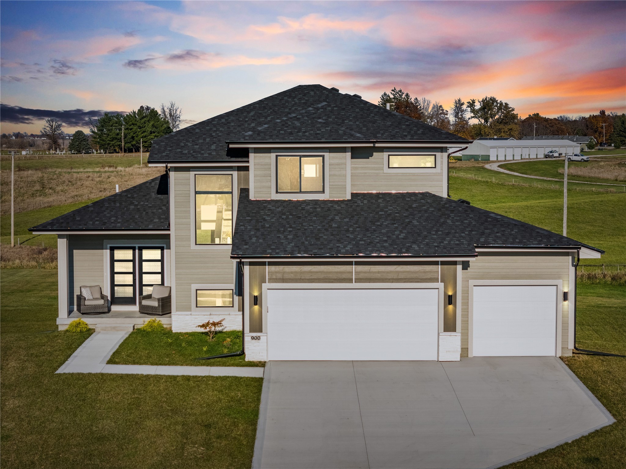 900 Lakeview Drive