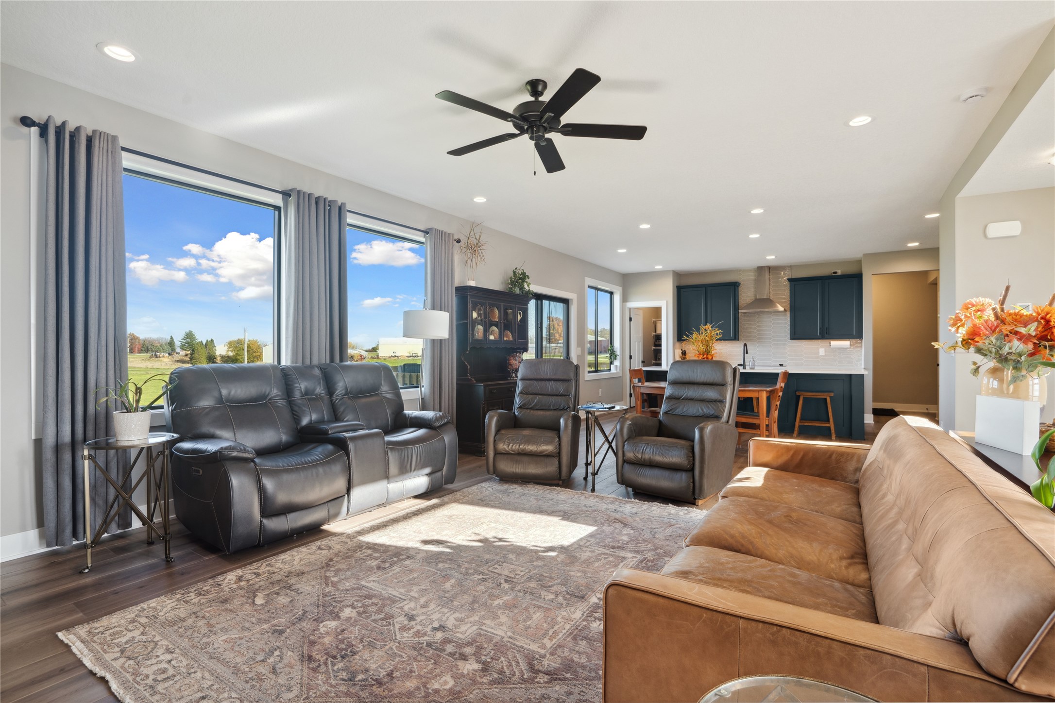 900 Lakeview Drive