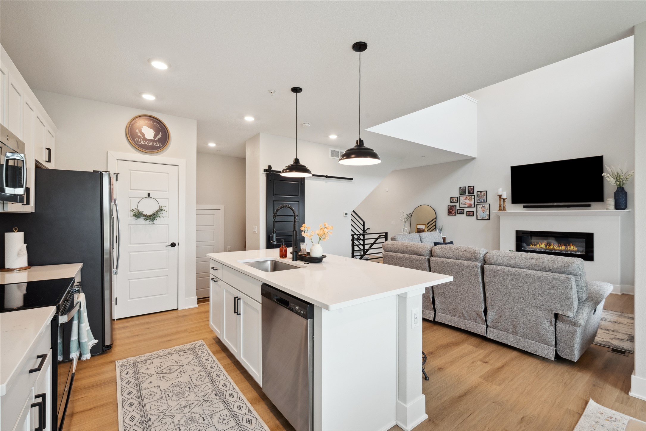 105 NW Prescott Lane