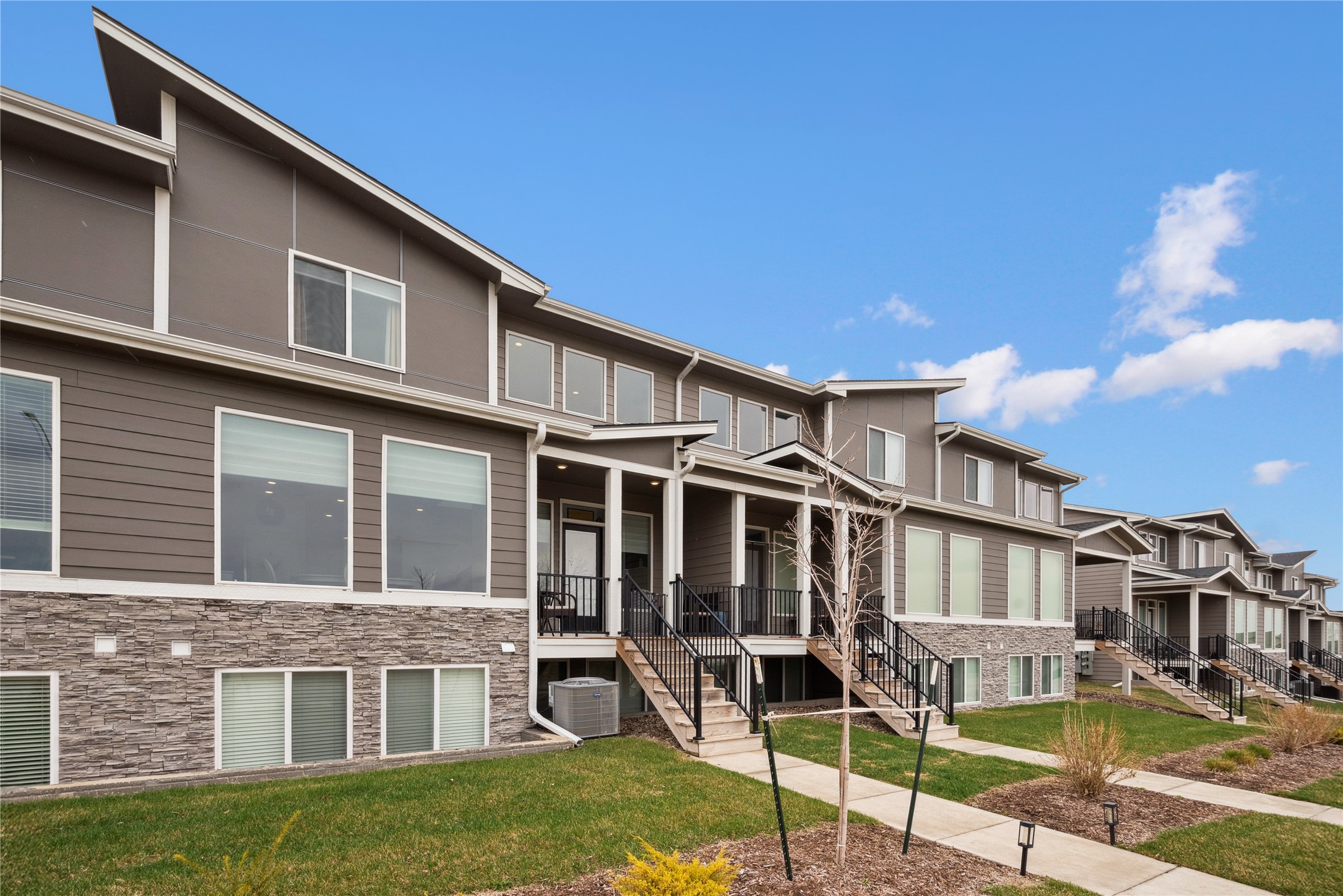 105 NW Prescott Lane