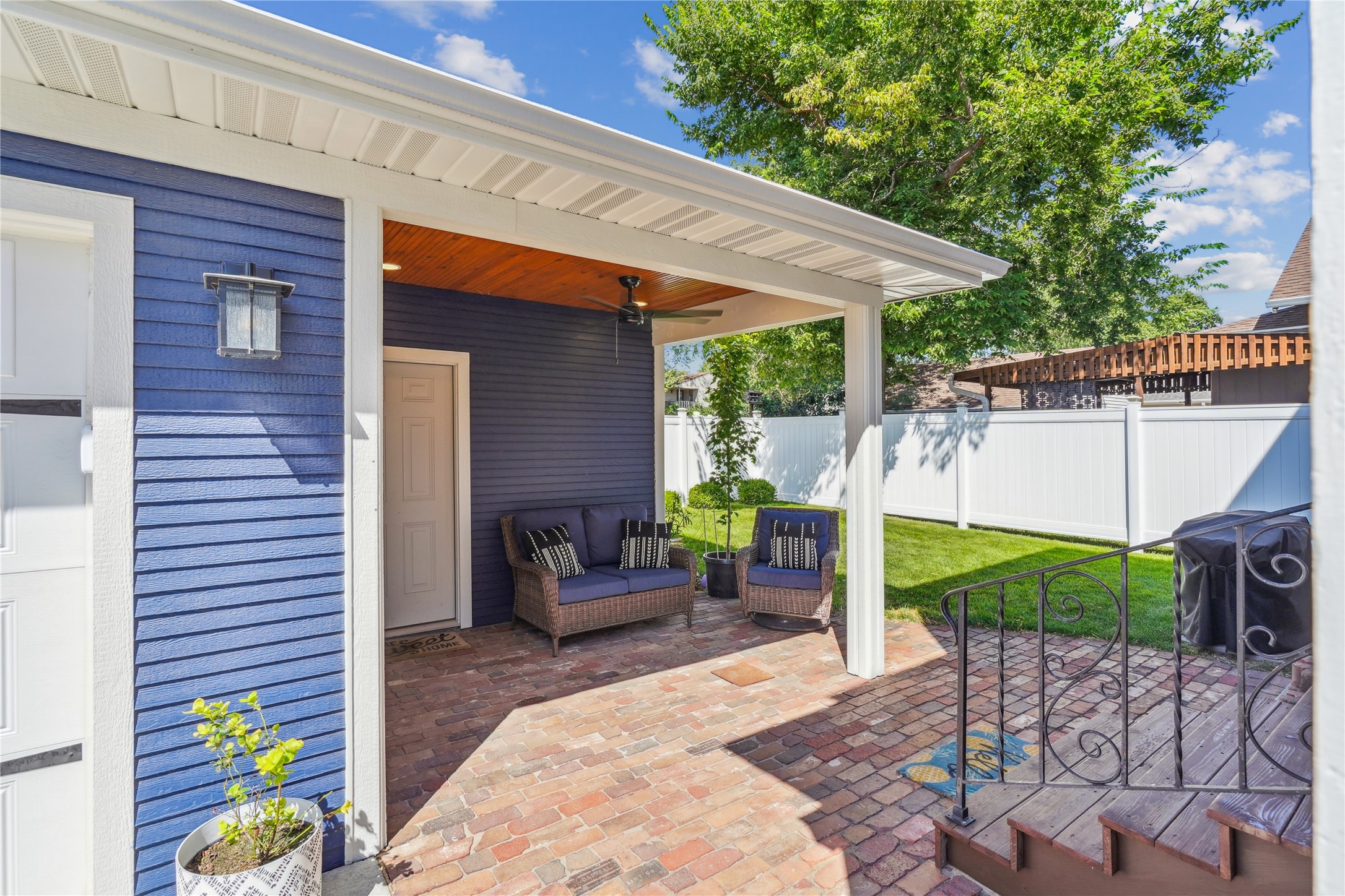 905 E First Street