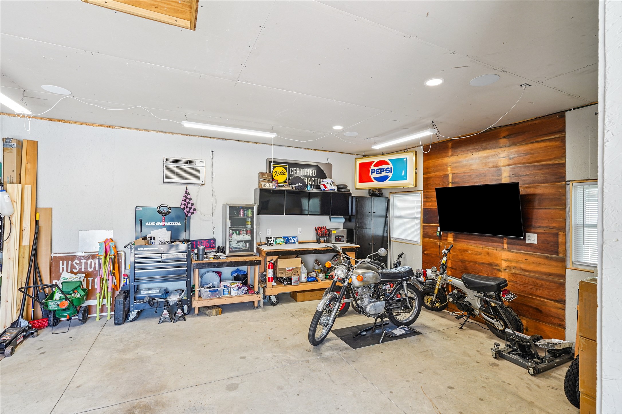905 E First Street