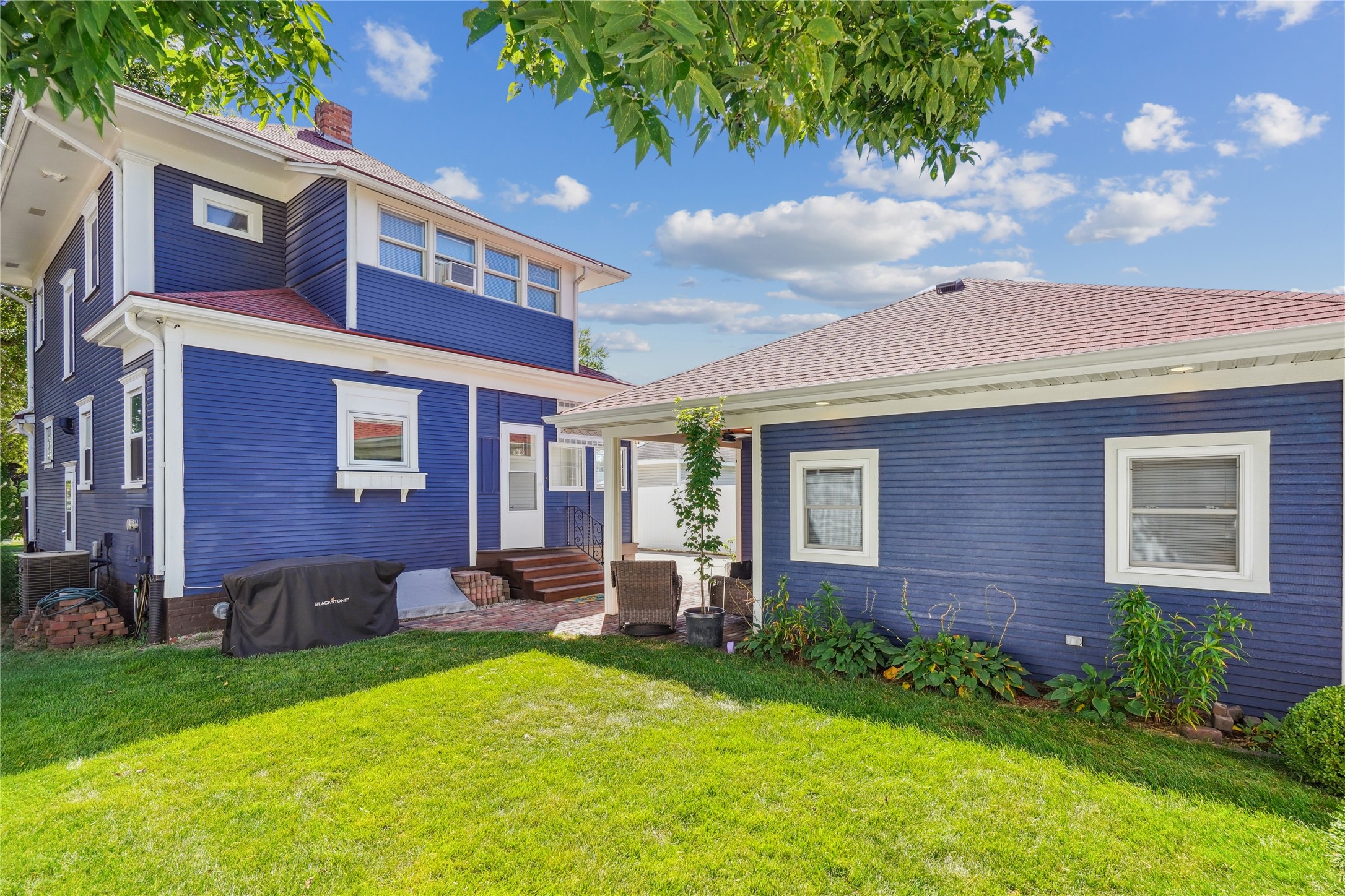 905 E First Street