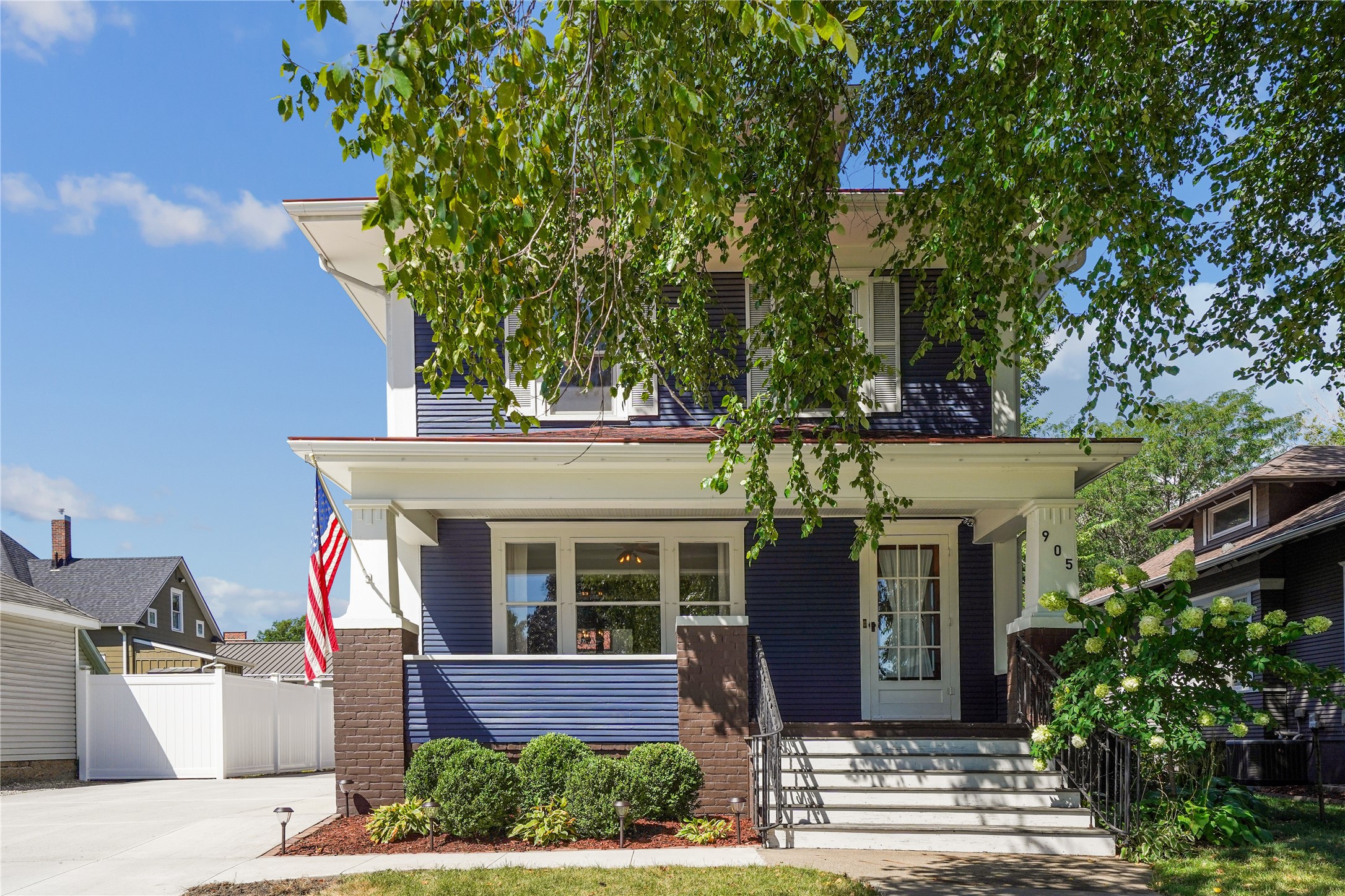 905 E First Street
