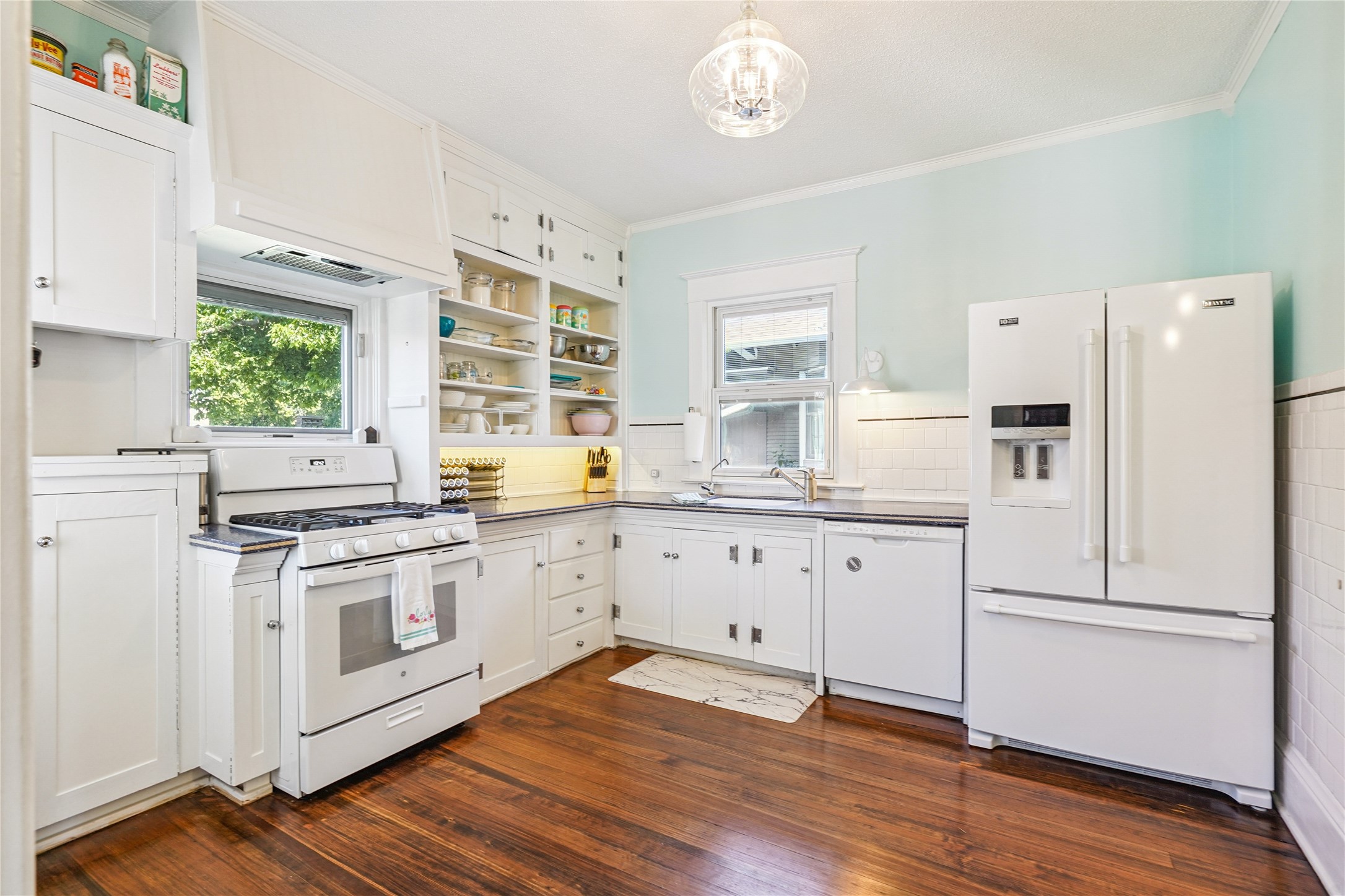 905 E First Street