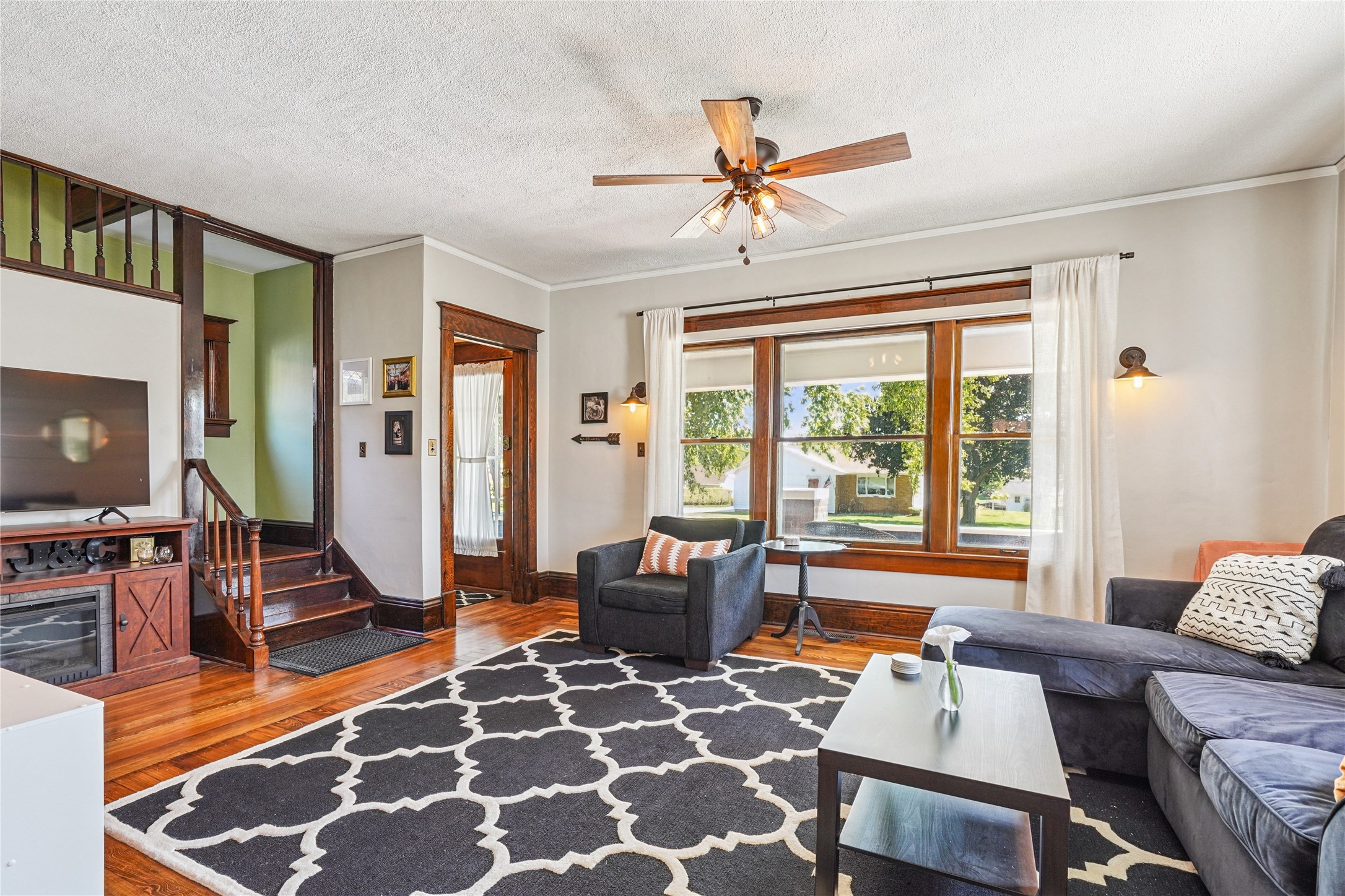 905 E First Street