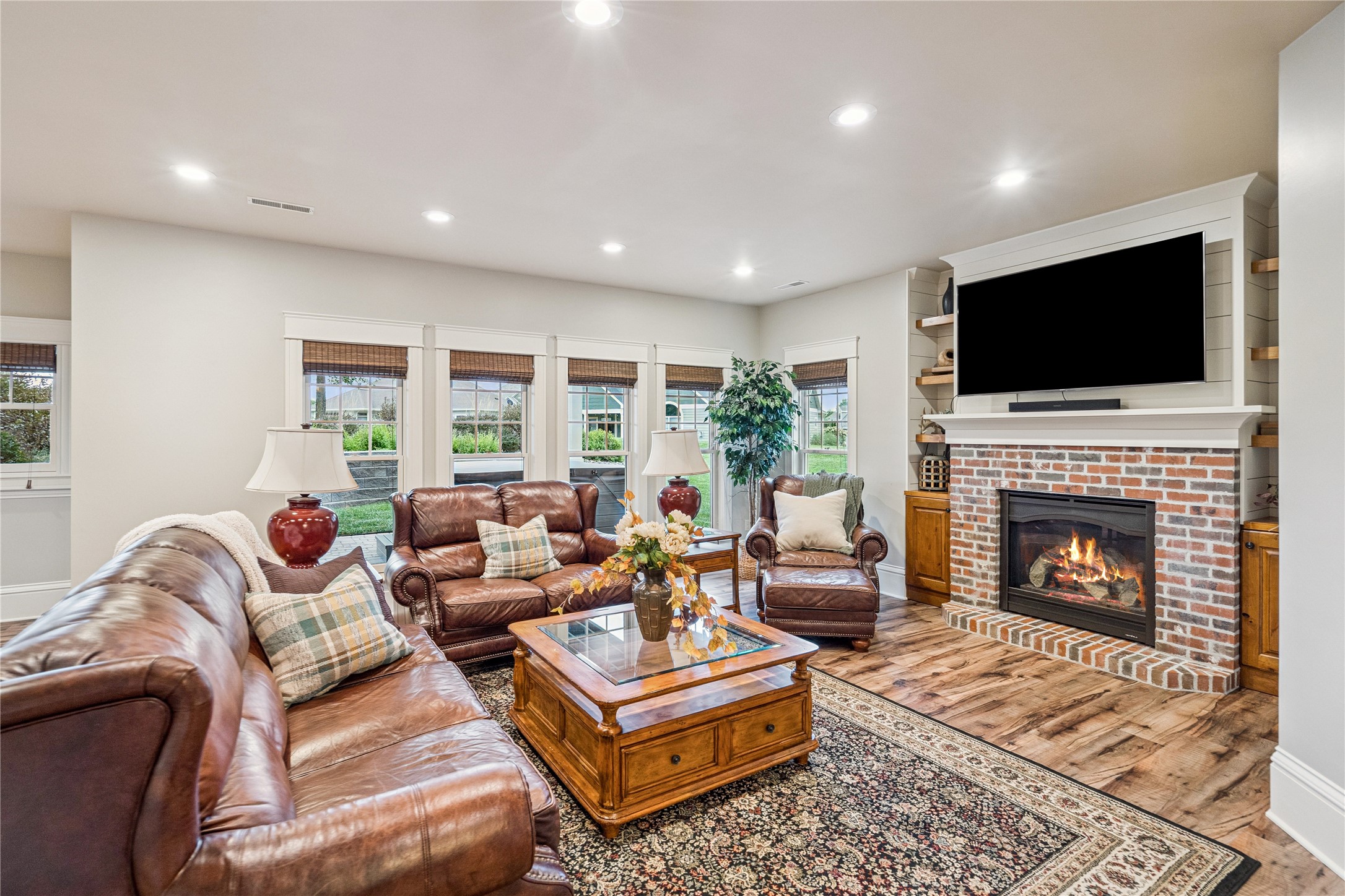 1025 Meadow Crest Drive