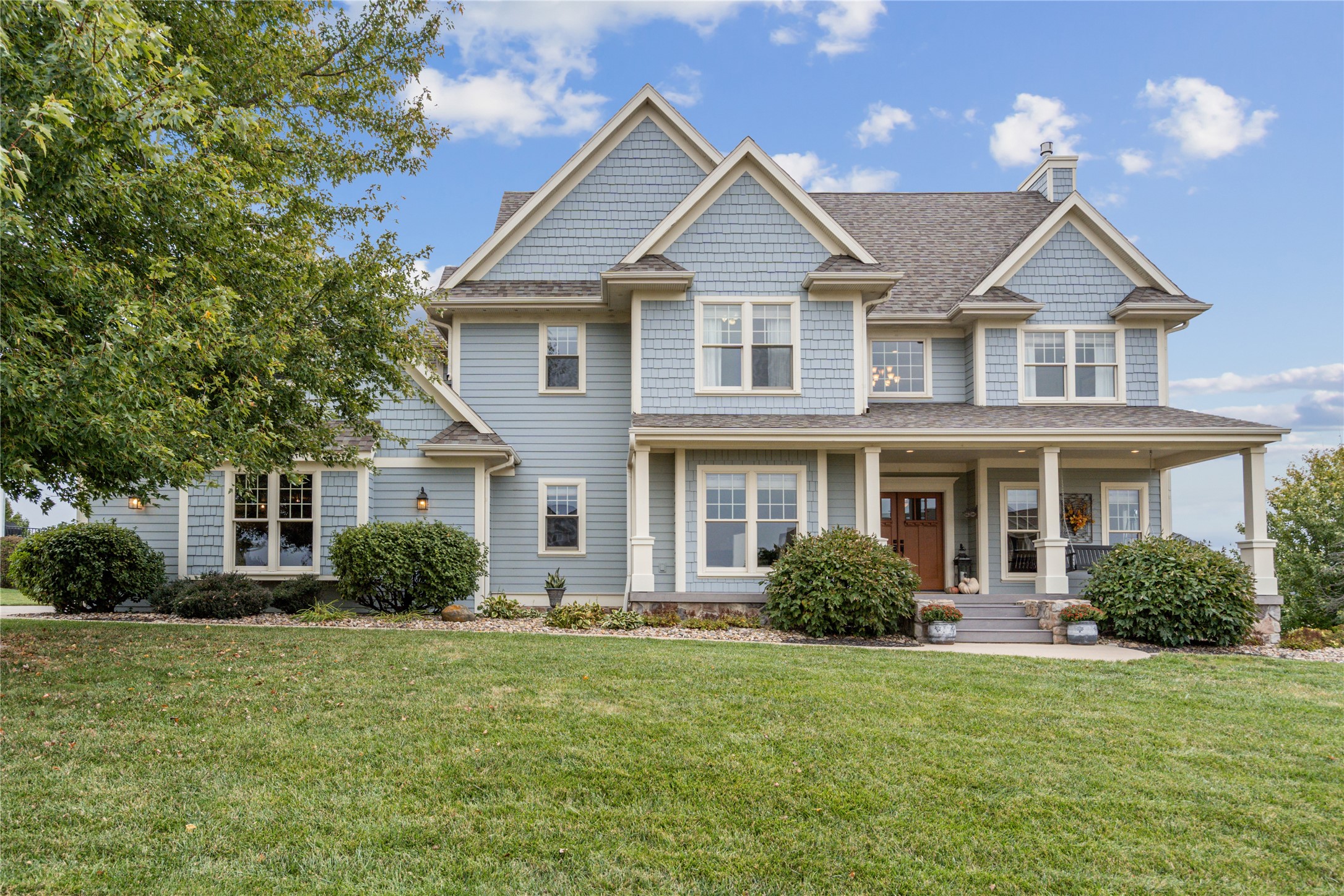 1025 Meadow Crest Drive