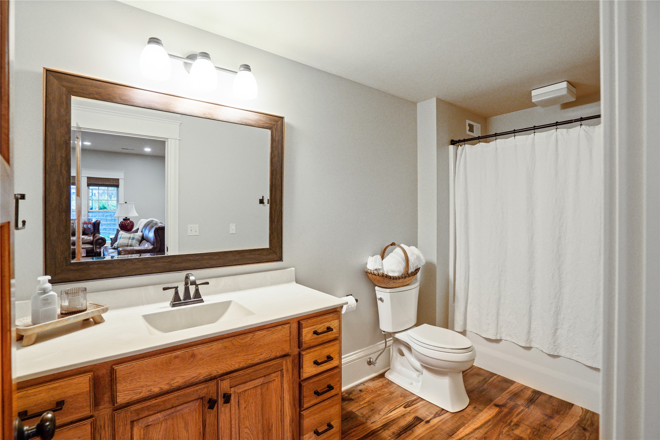 1025 Meadow Crest Drive