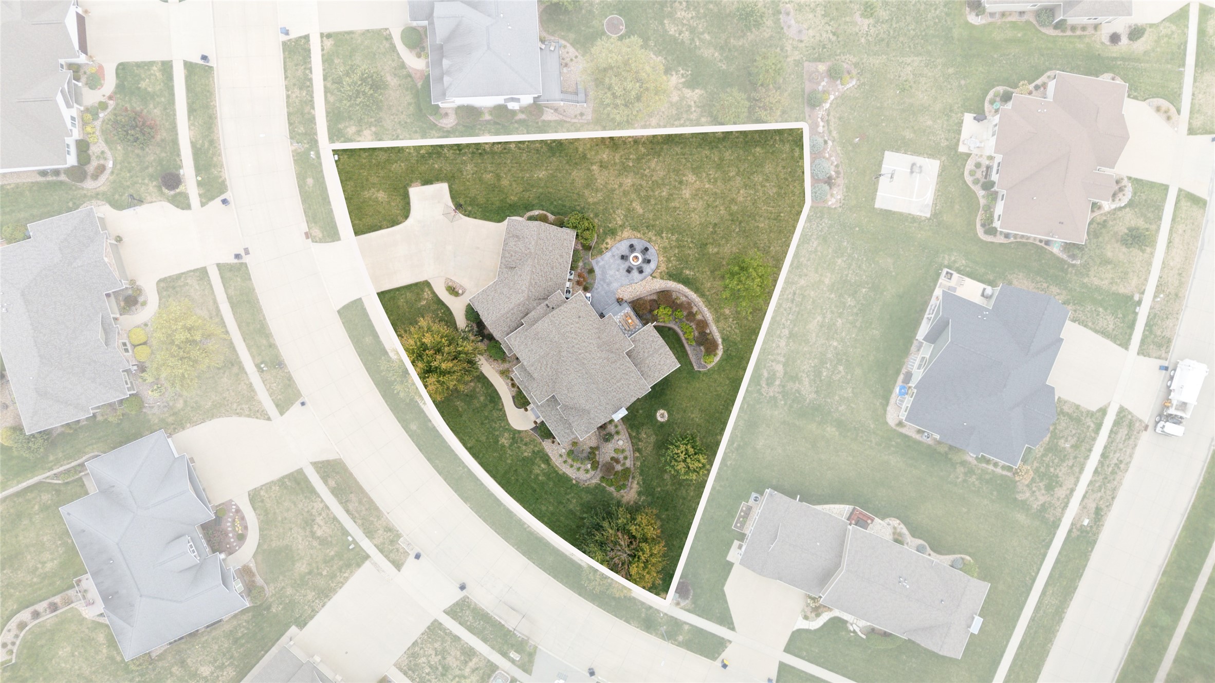 1025 Meadow Crest Drive