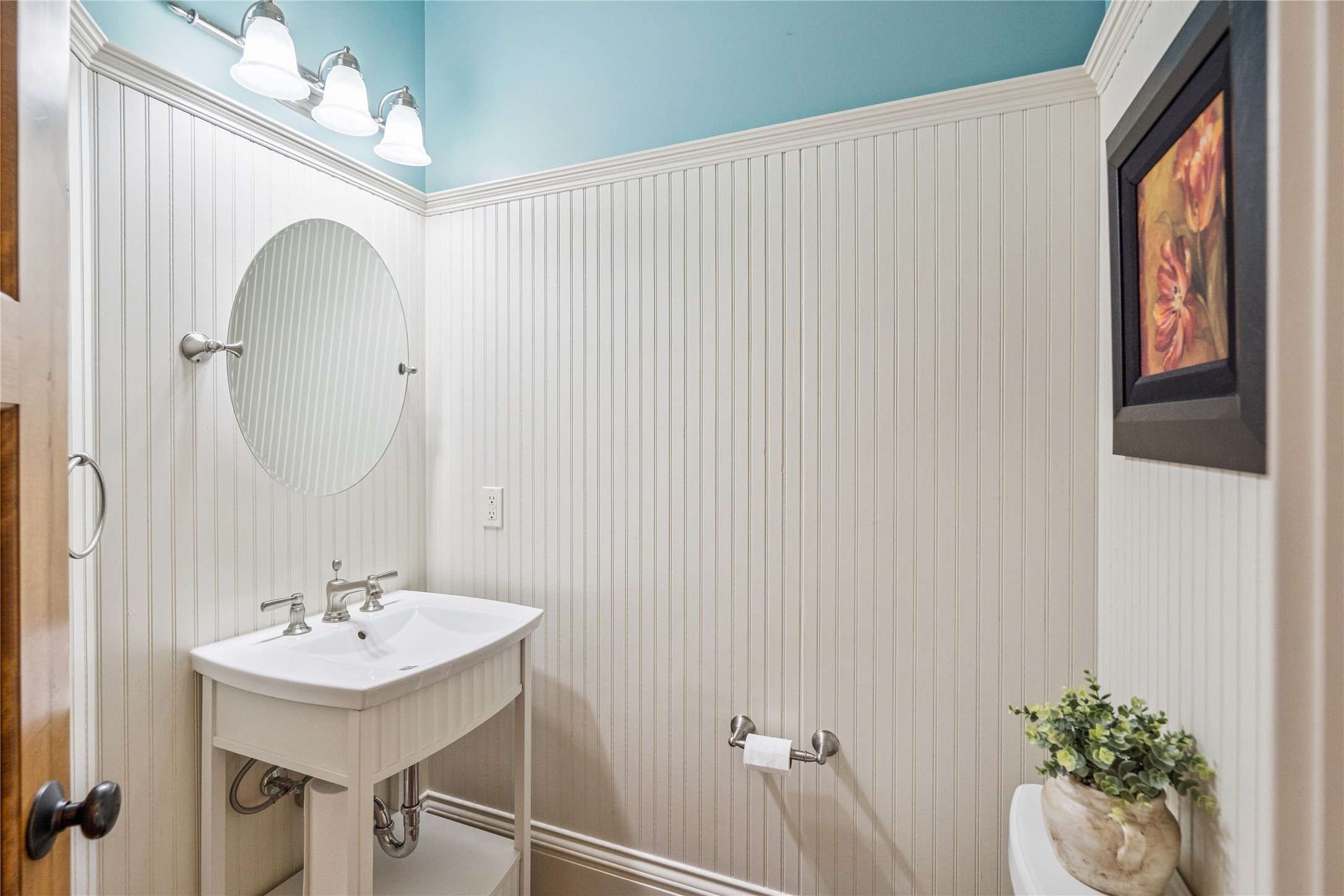 1025 Meadow Crest Drive