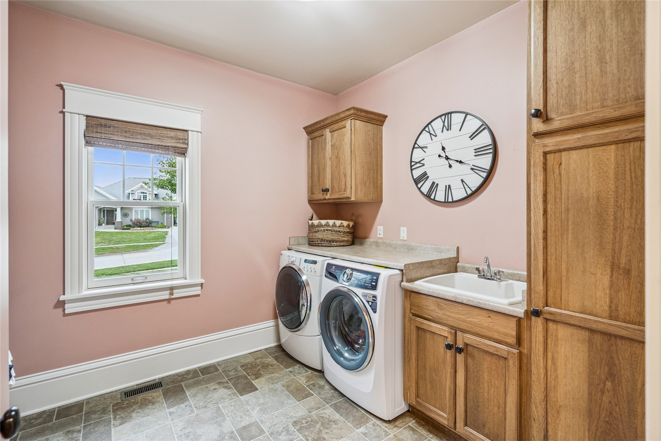 1025 Meadow Crest Drive