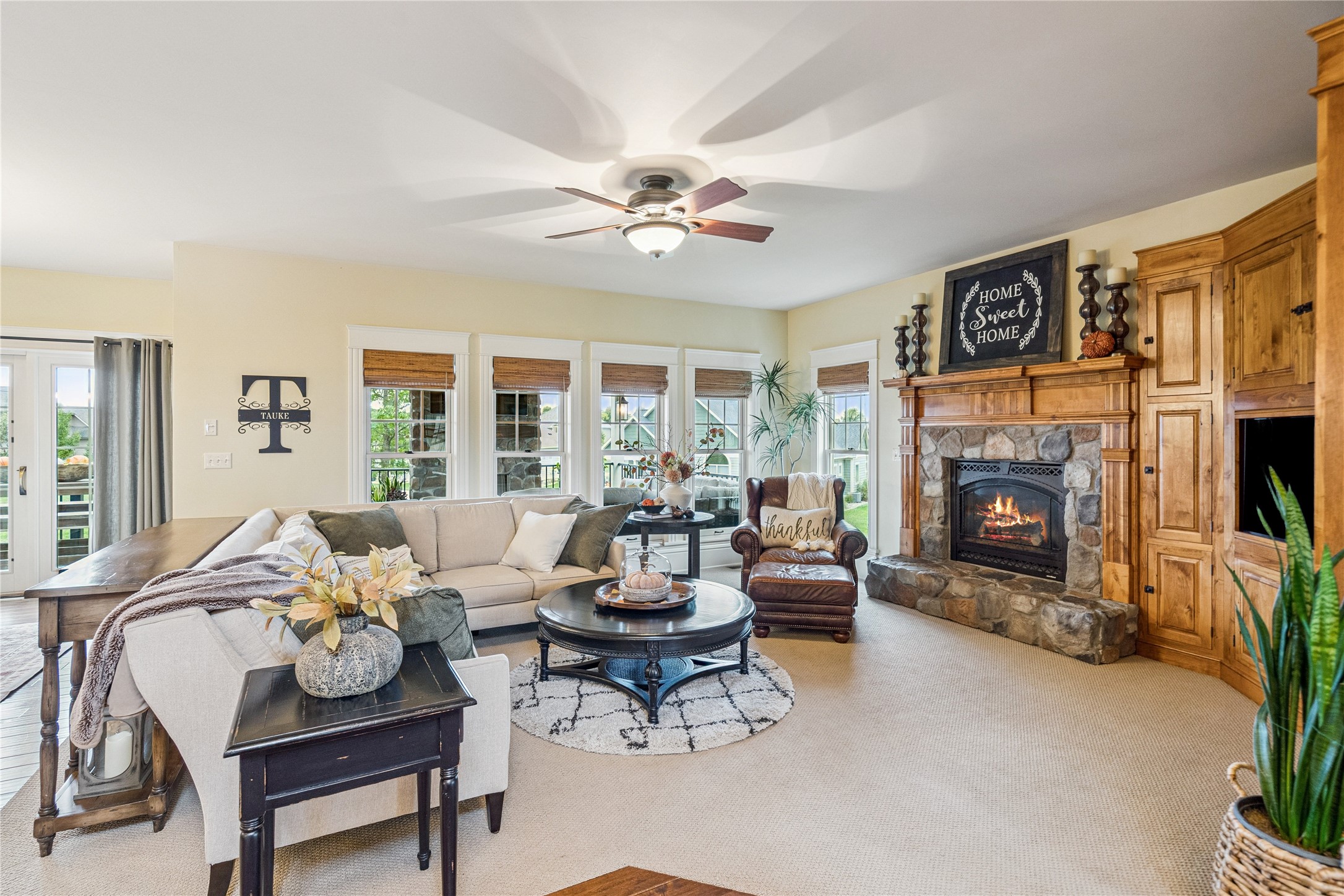 1025 Meadow Crest Drive