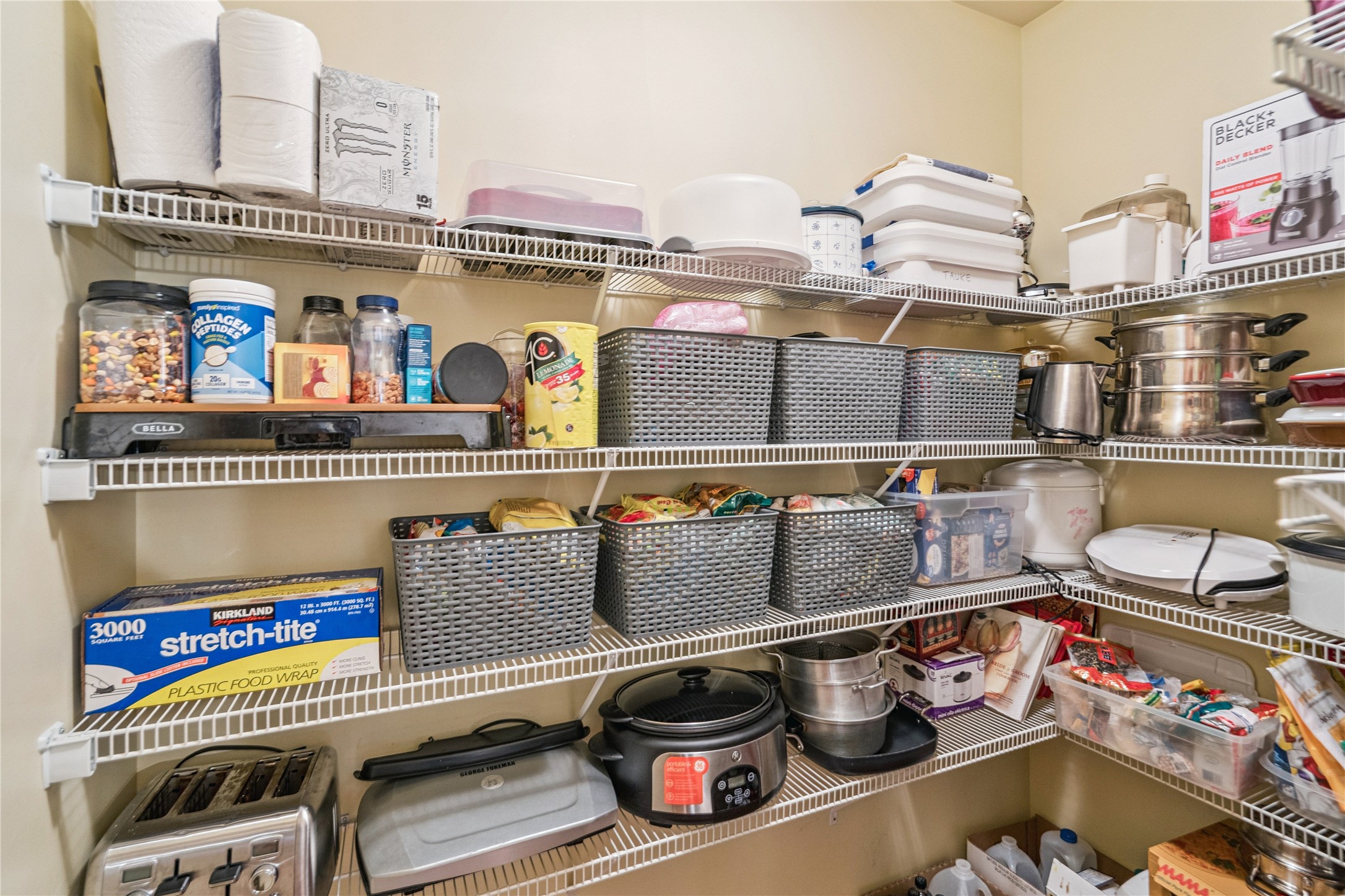 1025 Meadow Crest Drive