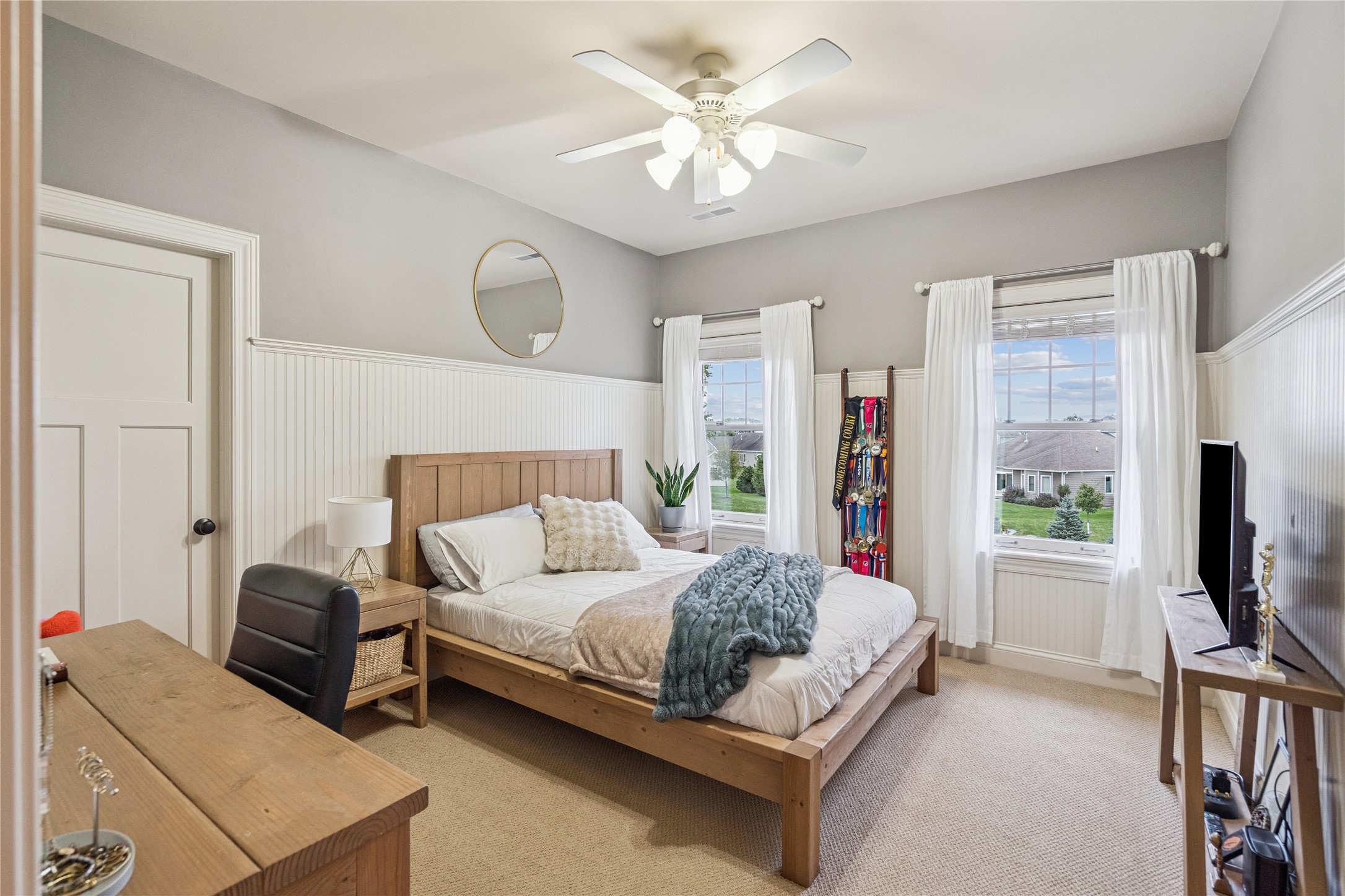 1025 Meadow Crest Drive