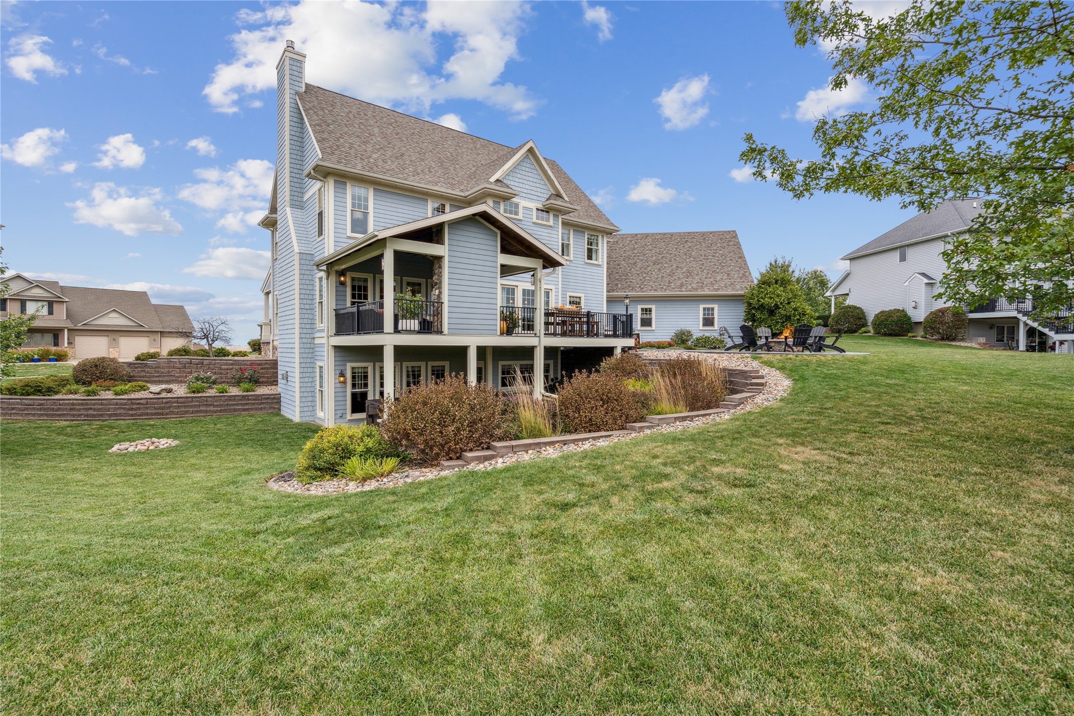 1025 Meadow Crest Drive