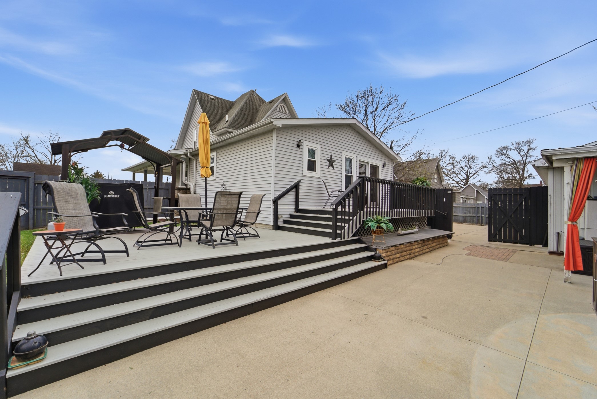 813 E Montgomery Street