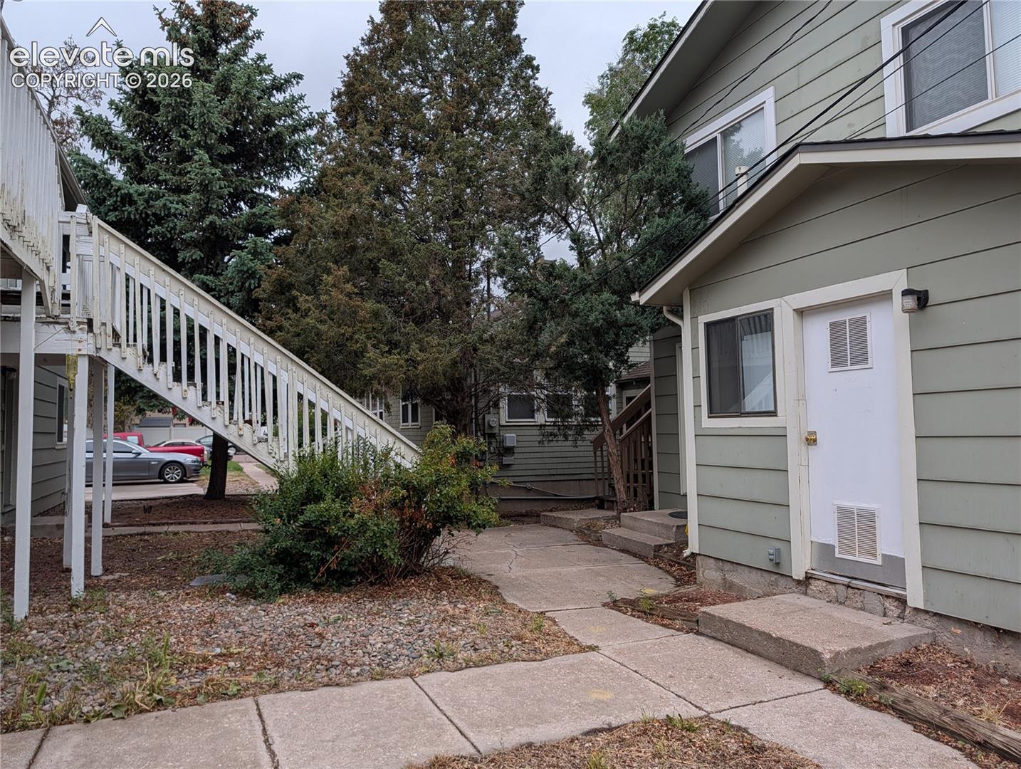 409 Bonfoy Avenue