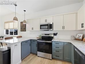 6871 Red Cardinal Loop