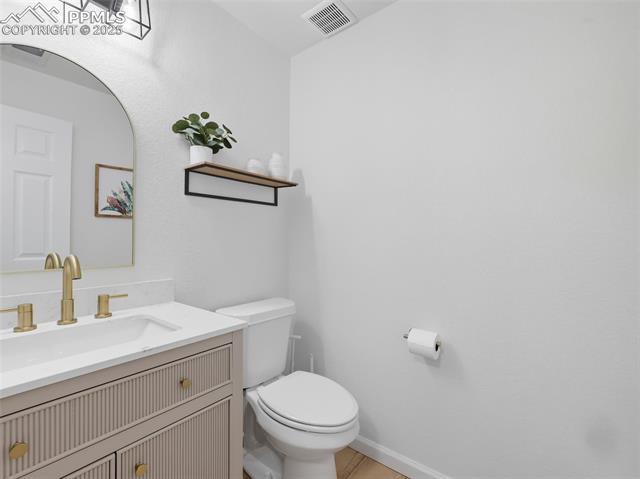 6871 Red Cardinal Loop