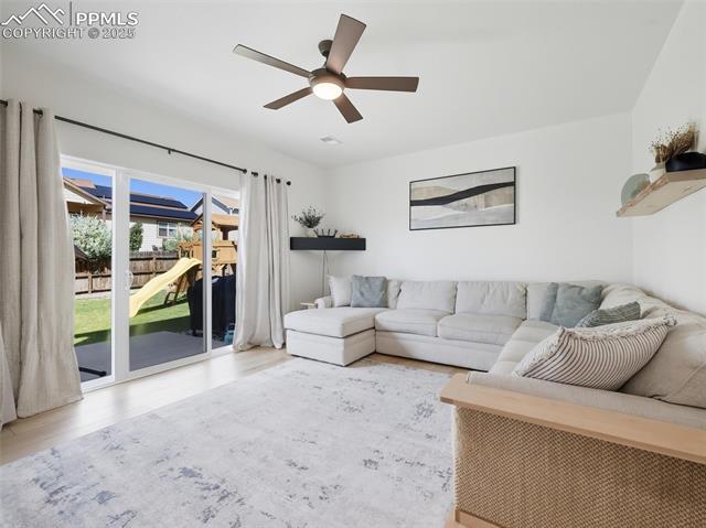 6871 Red Cardinal Loop