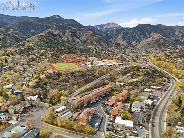 5 Taos Place
